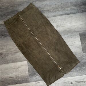 NWT’S FAUX SUEDE ACCENTED ZIP SKIRT!